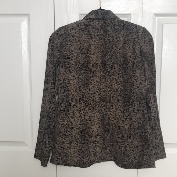 Chloe K tiny leopard print long sleeve open front blazer. New without tags. - Picture 7 of 8